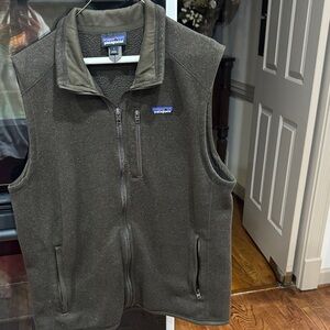 Patagonia Brown Men’s Vest with zip breast and side pockets